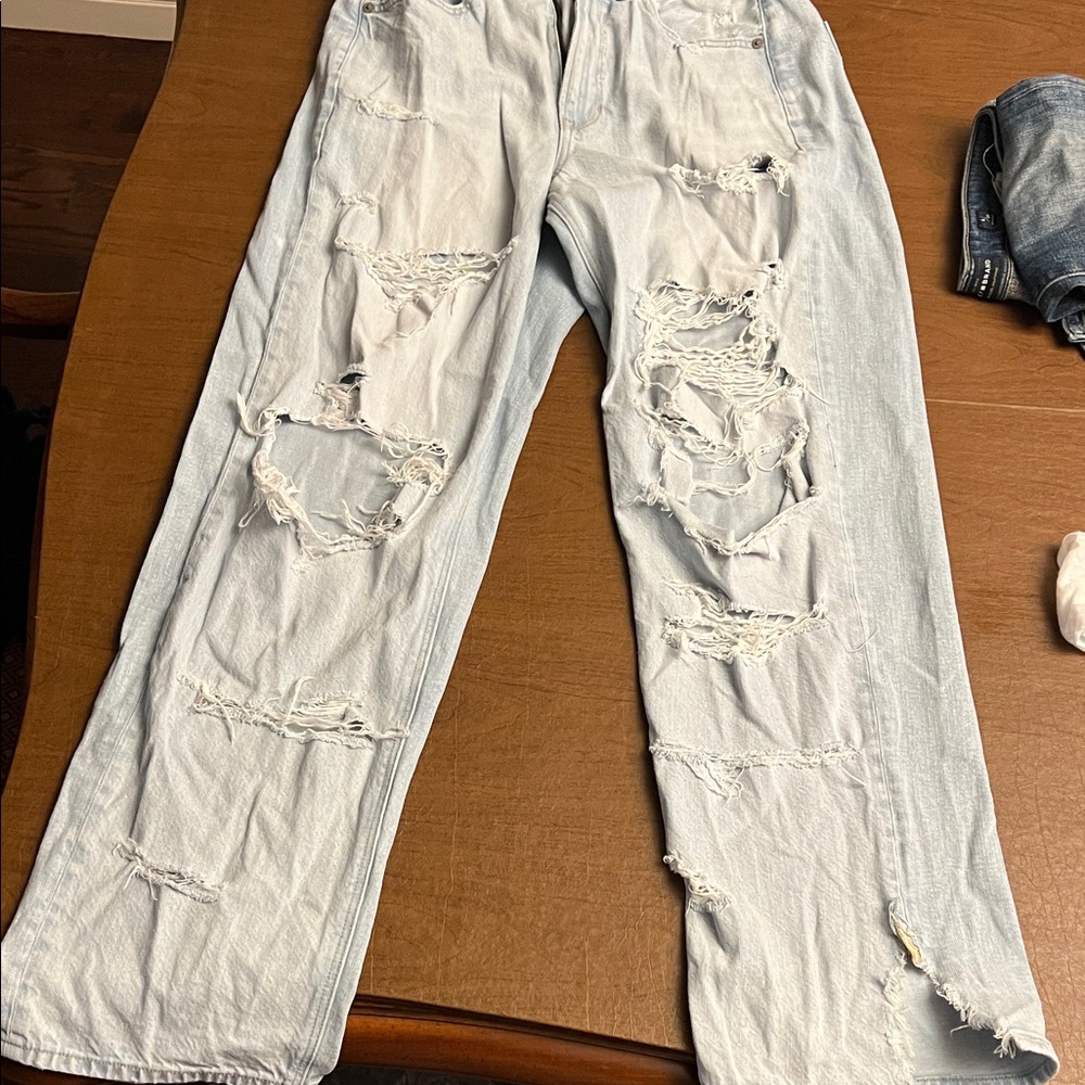 American Eagle Outfitters Light Blue Denim women’s size 8 super high rise baggy